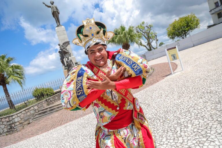 Publicitário é reeleito rei Momo do Carnaval de Salvador