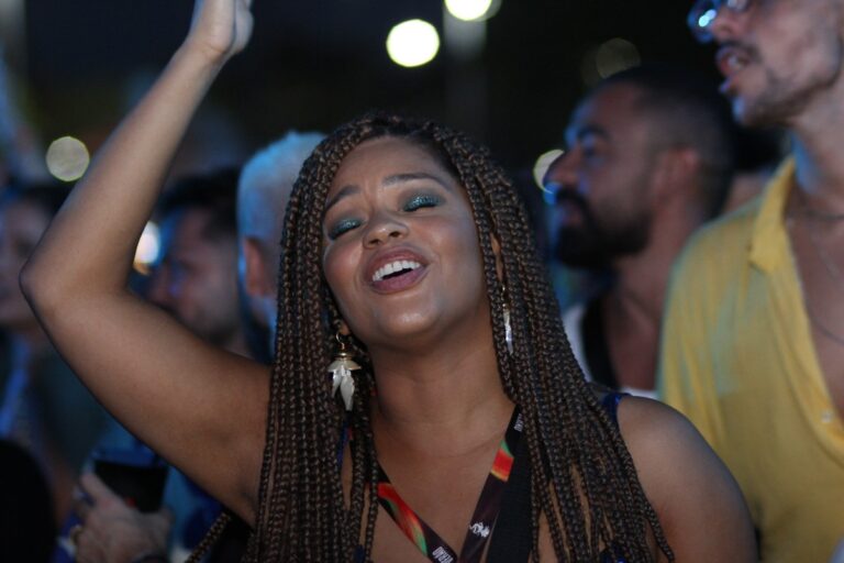 Juliana Alves explica motivo de ficar fora de posto na Sapucaí no Carnaval 2024
