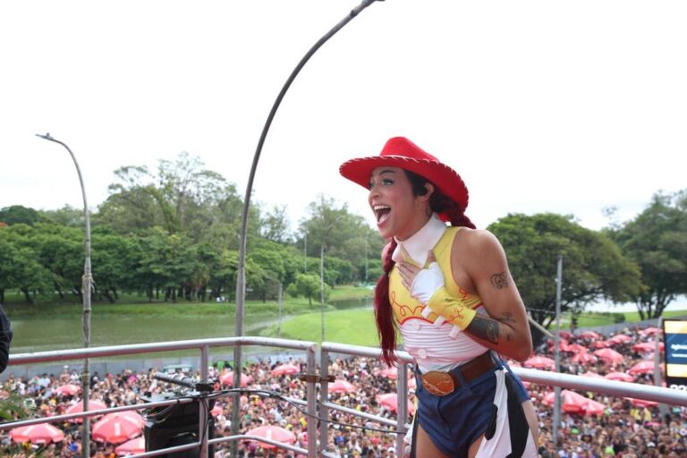 Carnaval de rua de São Paulo cancela 118 desfiles; confira